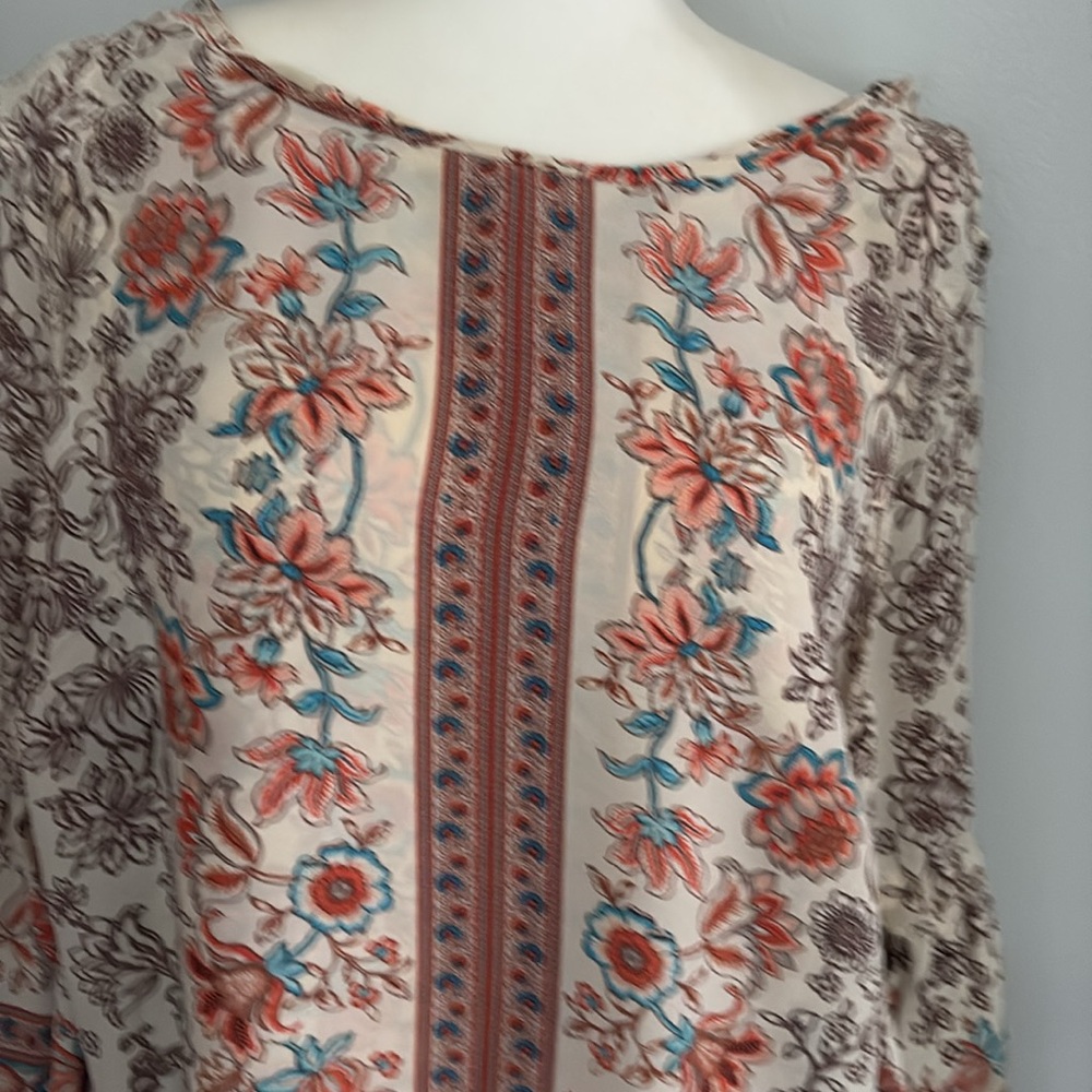 Ladies multicolor blouse - Picture 2 of 4